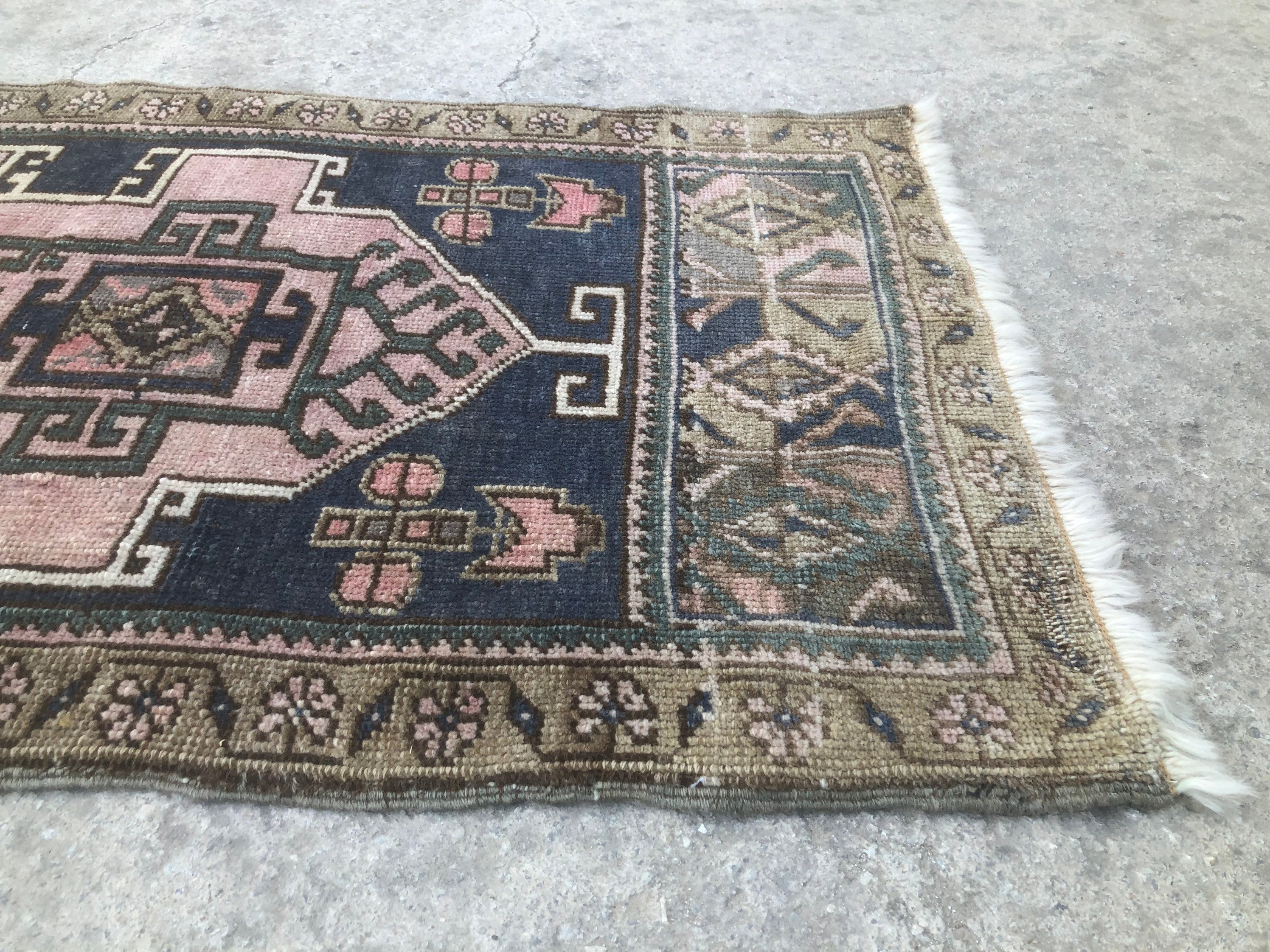 Vintage Anatolian Wool Rug: Small Oushak Medallion Mat (1.10x3.7 ft)