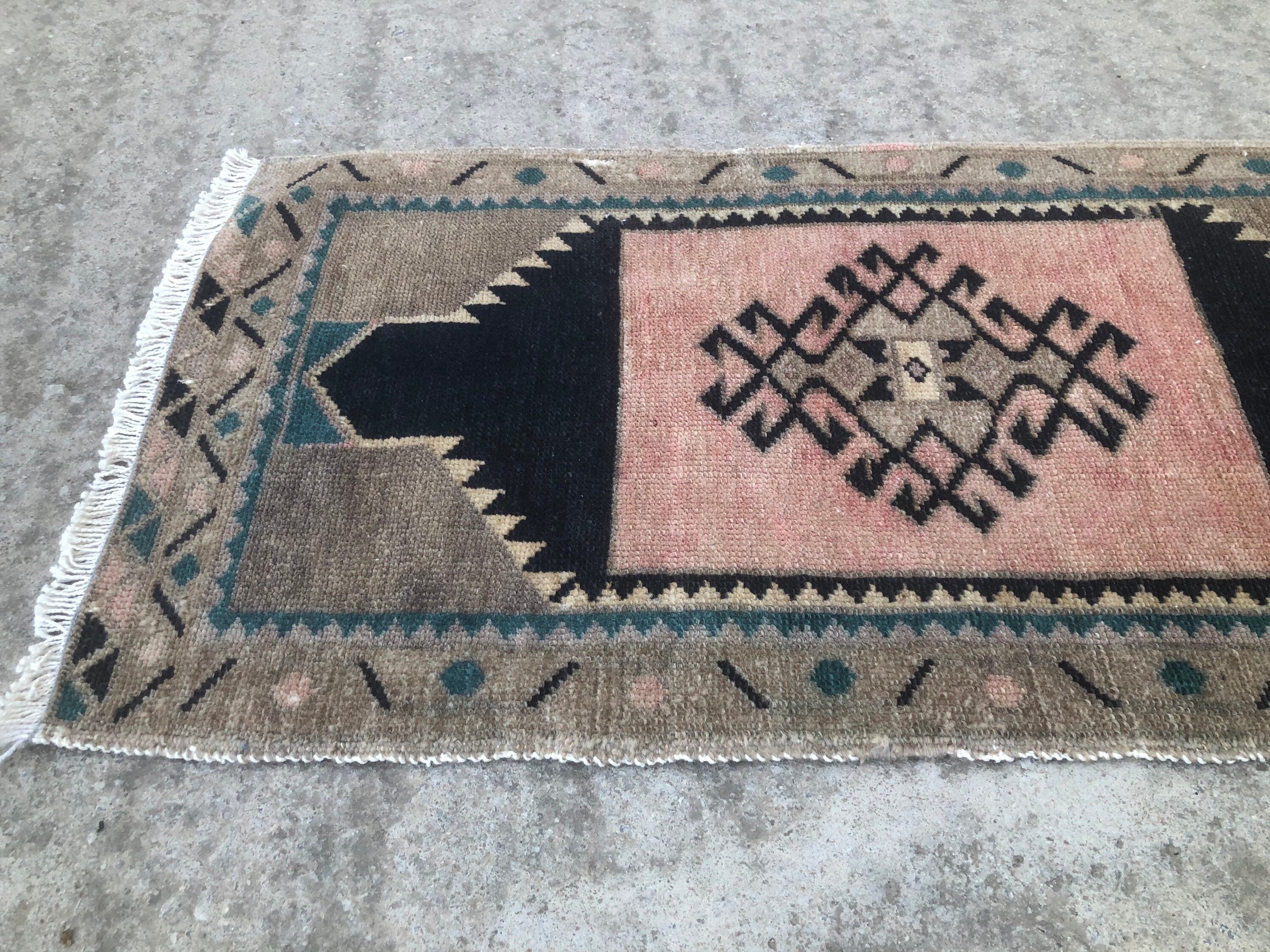 Handmade Turkish Oushak Rug: Vintage Wool Small Rug (1’8x3’4 feet)